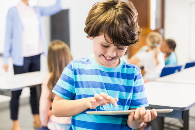Learn how these model districts implemented personalized learning