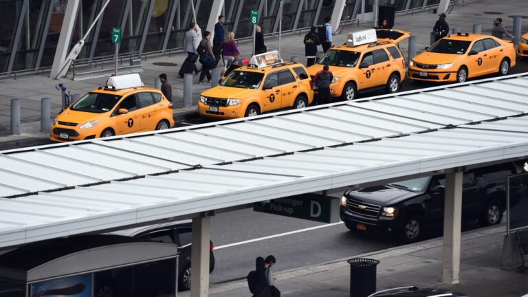 JFK taxi dispatch system hacked, New York men arrested for conspiracy