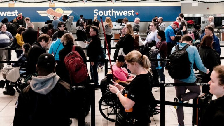 Southwest Airlines says holiday meltdown will hit Q4 results