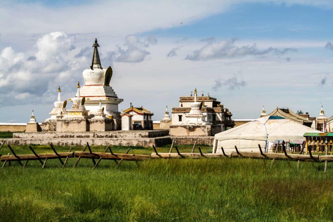 how to travel to Mongolia