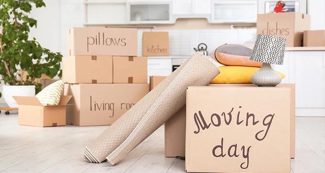 Expert Tips On How To Hold A Successful Moving Sale with movers